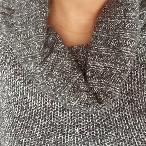 Pink Rose Sweaters for women, gray color size s. - Picture 3 of 4